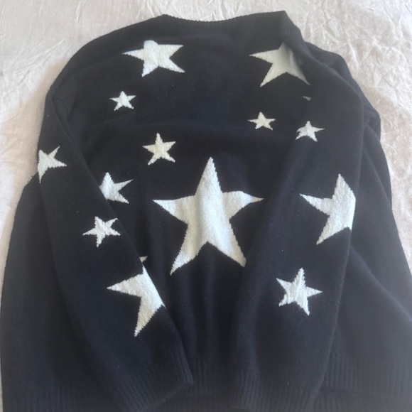 Minnie Rose Black and White Star V-Neck Sweater - Picture 3 of 5